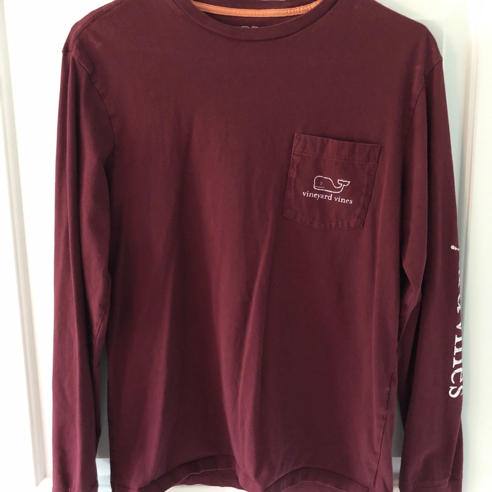 Vineyard Vines logo long sleeve